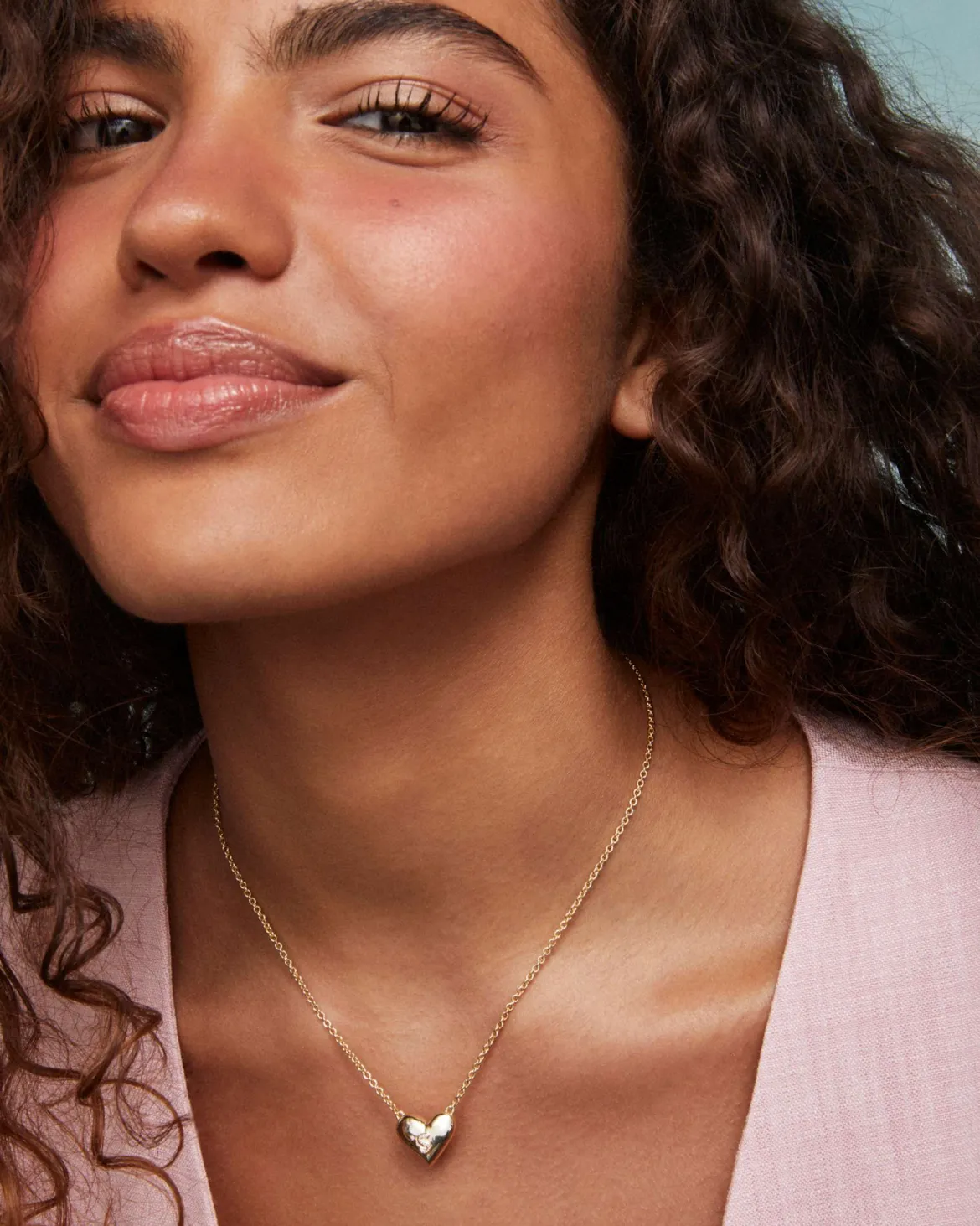 Ari Heart Letter S Gold Short Pendant Necklace