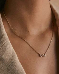 Beau 14k Yellow Gold Short Pendant Necklace