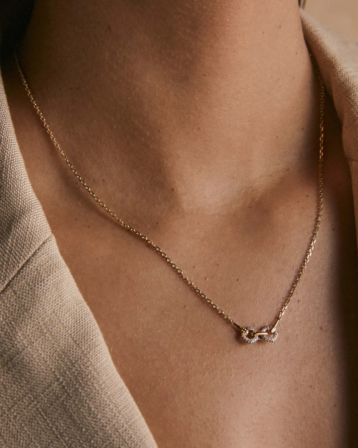 Beau 14k Yellow Gold Short Pendant Necklace