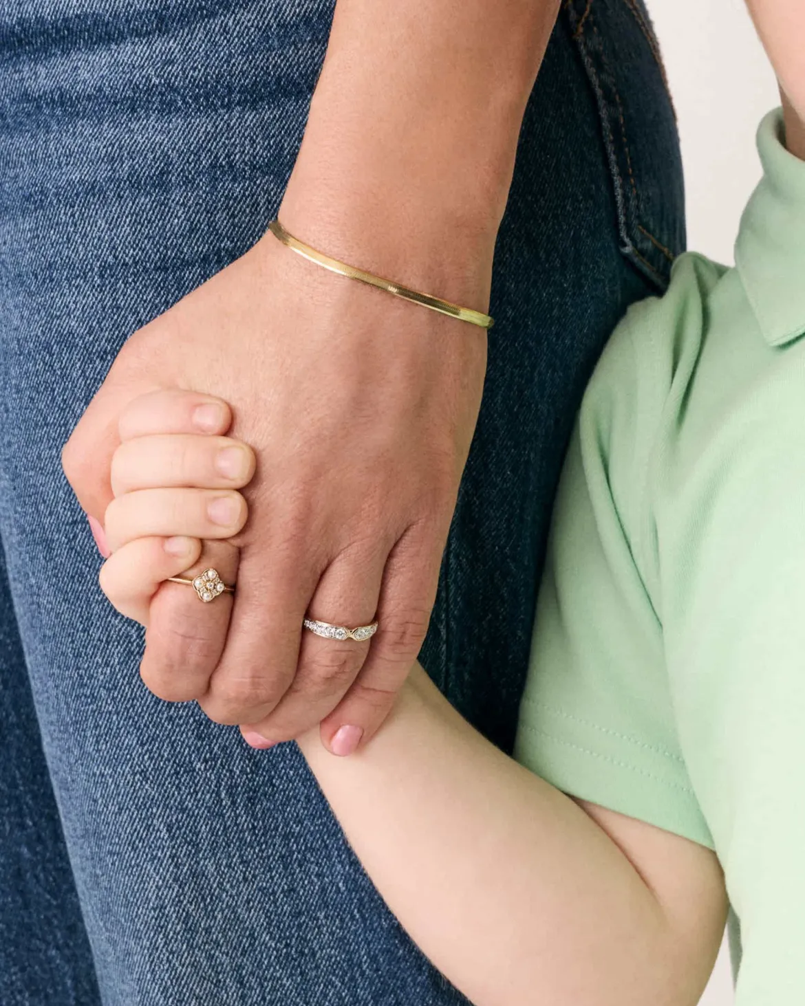 Dira Luxe 14k Yellow Gold Band Ring