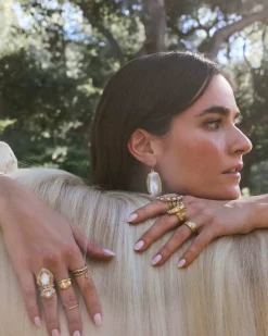 Havana Vintage Gold Cocktail Ring in Iridescent Abalone