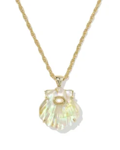 Lucia Shell Gold Short Pendant Necklace