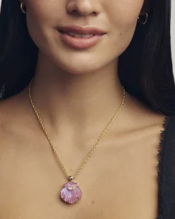 Lucia Shell Gold Short Pendant Necklace